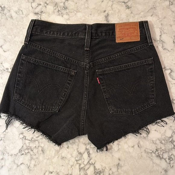 Levi’s 501 Black Jean Shorts size 25 - Picture 2 of 3